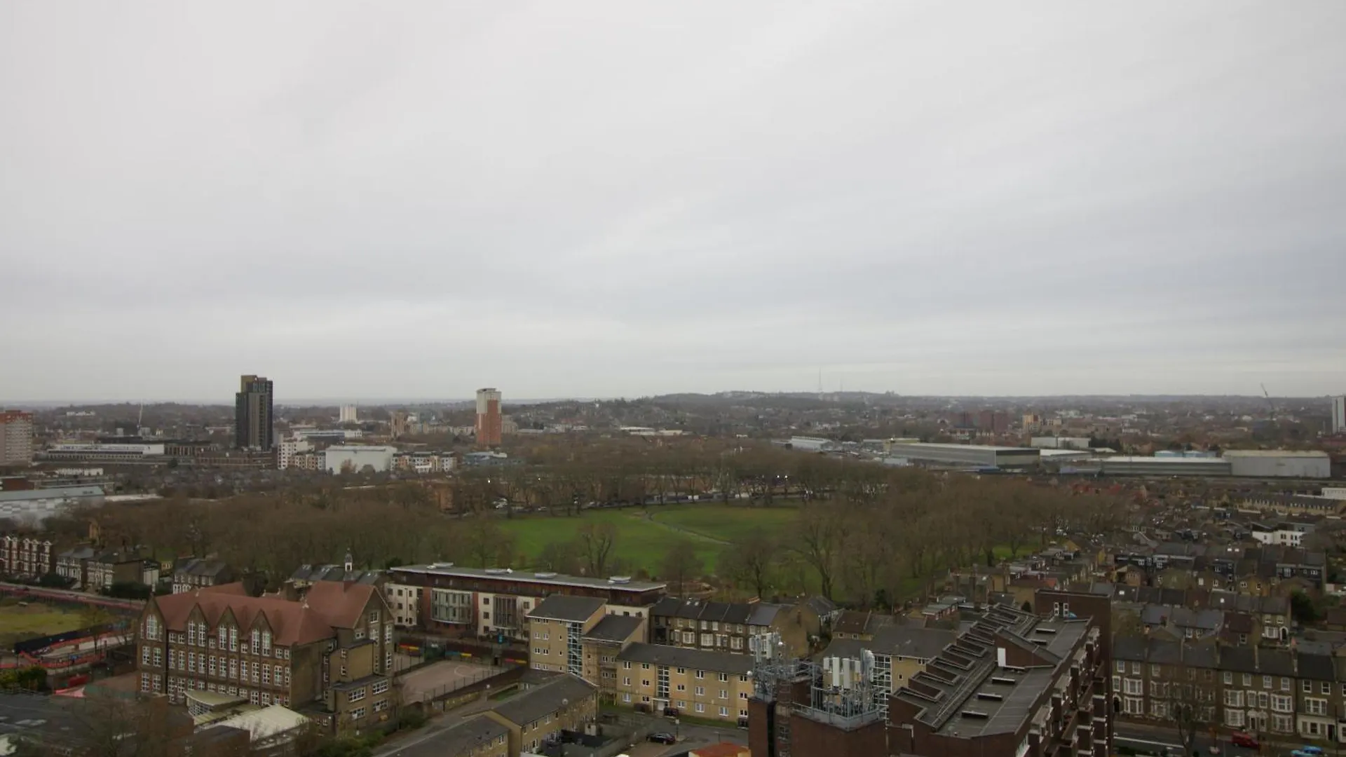 Luxury Surrey Quays Apartment London