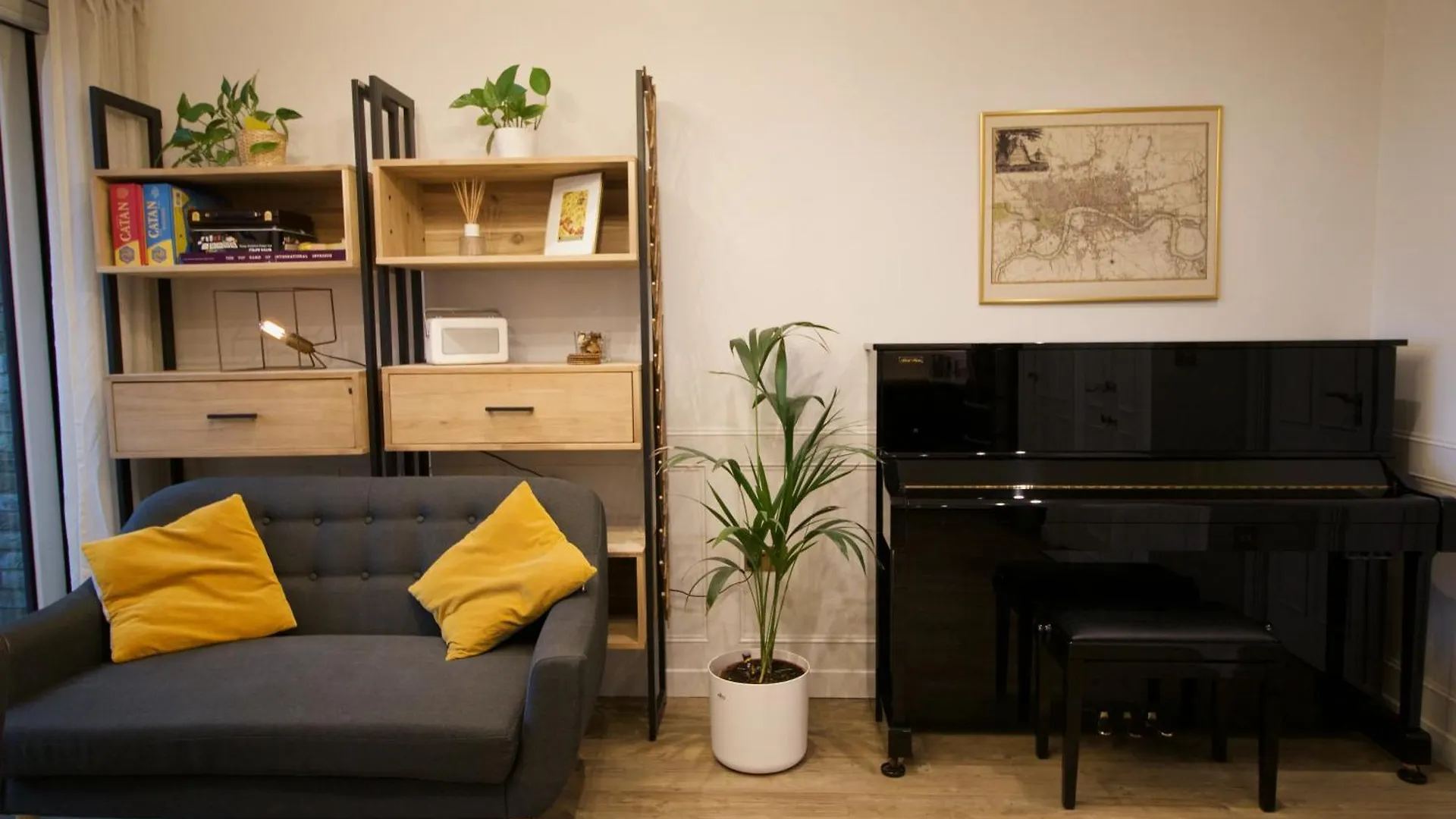 Luxury Surrey Quays Apartment London